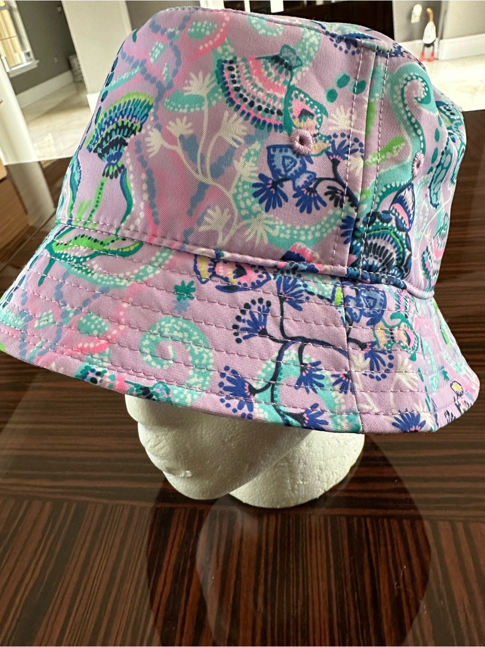 Lilly Pulitzer Lilac Freesia ‘Mermaid For You’ women’s Sz OS Bucket Hat